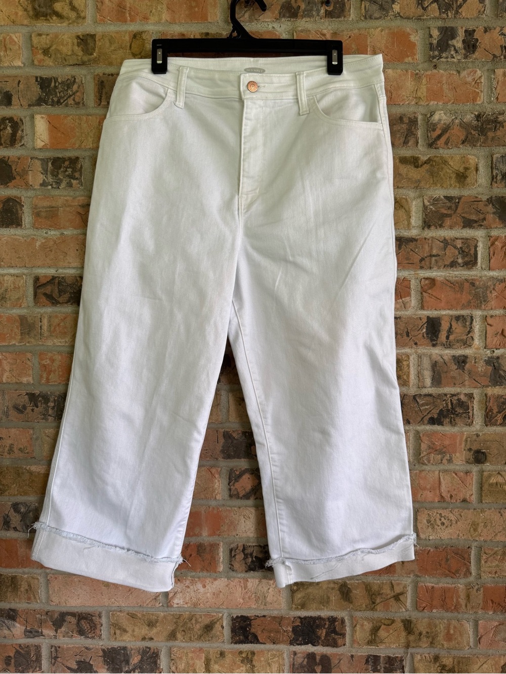 Old Navy White Wide Leg Crop Jeans Women’s 14 Tall High Rise Raw Hem Stretch